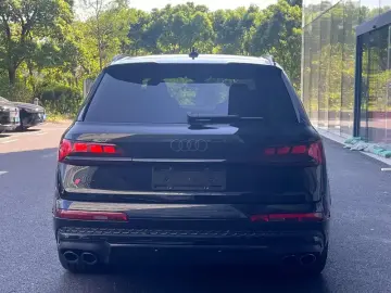 2024 Audi SQ7 с пробегом 1 000 км