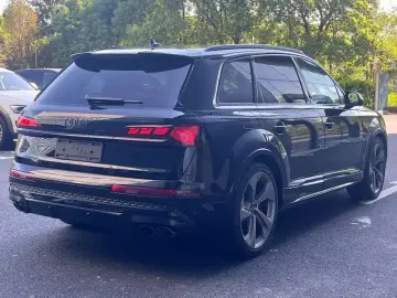 2024 Audi SQ7 с пробегом 1 000 км