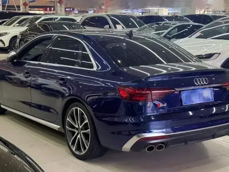 2021 Audi S4 с пробегом 87 000 км