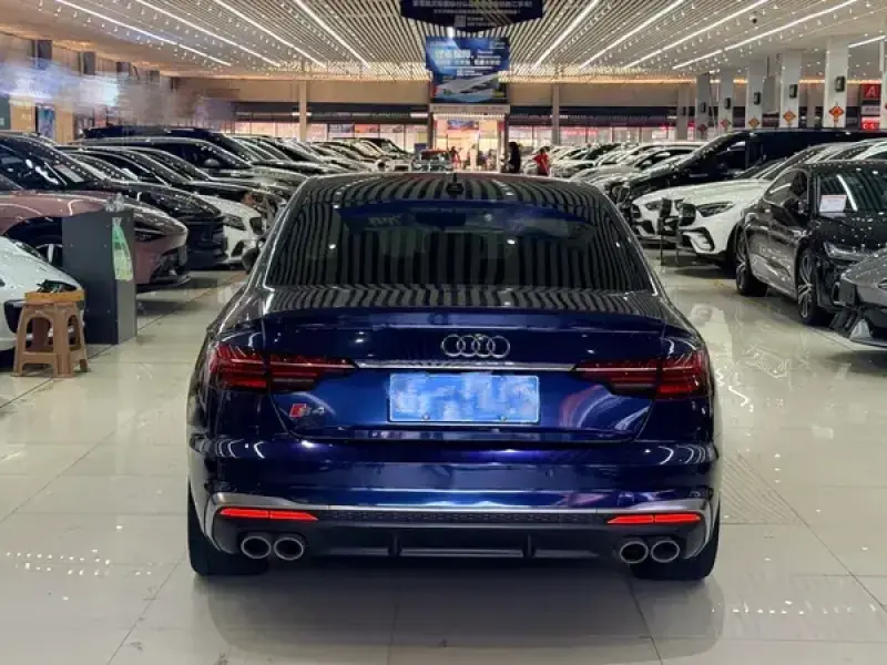 2021 Audi S4 с пробегом 87 000 км