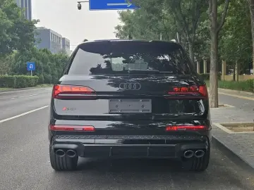 2024 Audi SQ7 с пробегом 4 000 км
