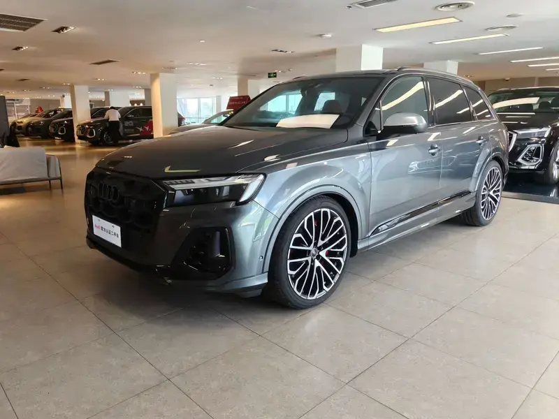 2024 Audi SQ7 с пробегом 1 000 км