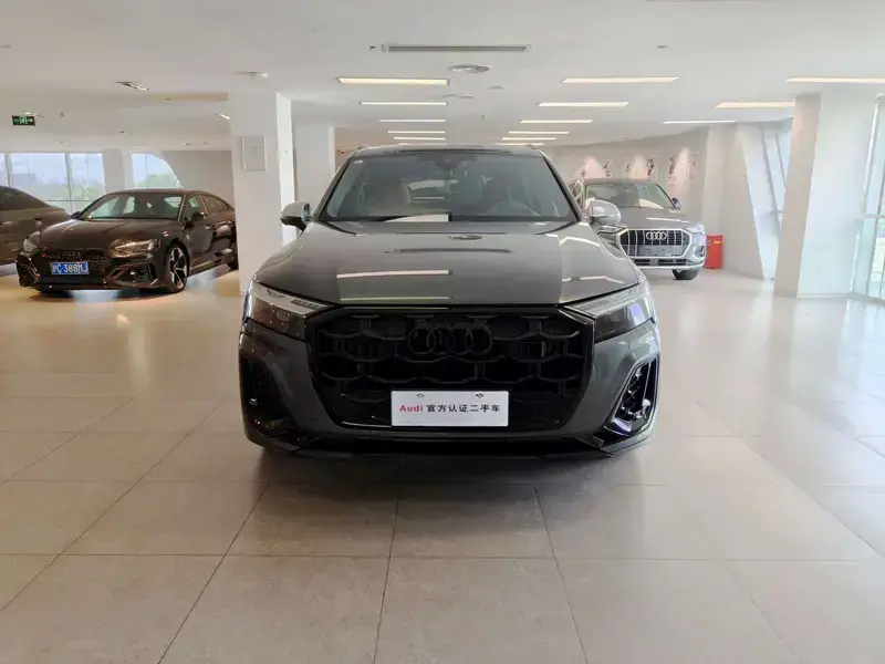 2024 Audi SQ7 с пробегом 1 000 км