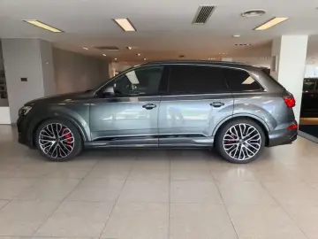 2024 Audi SQ7 с пробегом 1 000 км