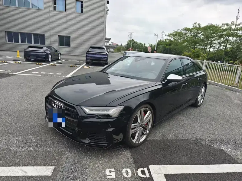 2021 Audi S6 с пробегом 40 000 км