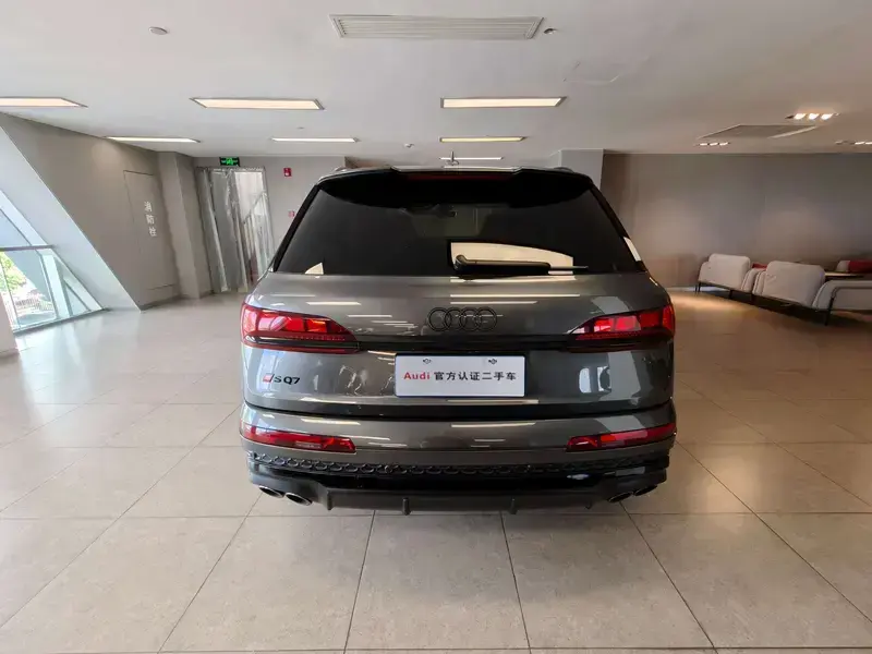 2024 Audi SQ7 с пробегом 1 000 км