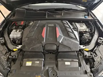 2024 Audi SQ7 с пробегом 1 000 км