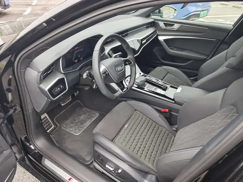 2021 Audi S6 с пробегом 40 000 км