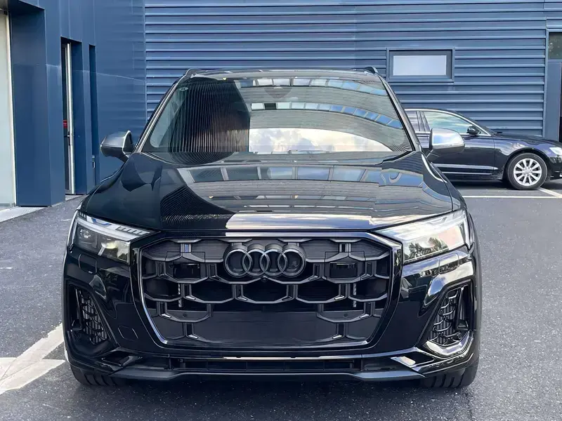 2024 Audi SQ7 с пробегом 1 000 км