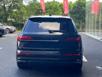2024 Audi SQ7 с пробегом 1 000 км
