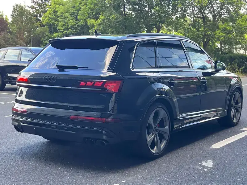 2024 Audi SQ7 с пробегом 1 000 км
