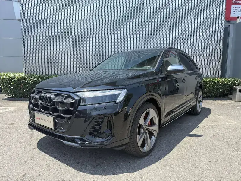 2024 Audi SQ7 с пробегом 5 900 км