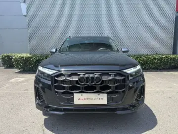 2024 Audi SQ7 с пробегом 5 900 км