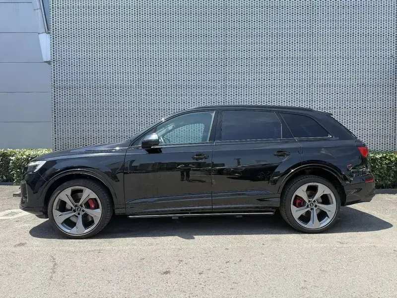 2024 Audi SQ7 с пробегом 5 900 км