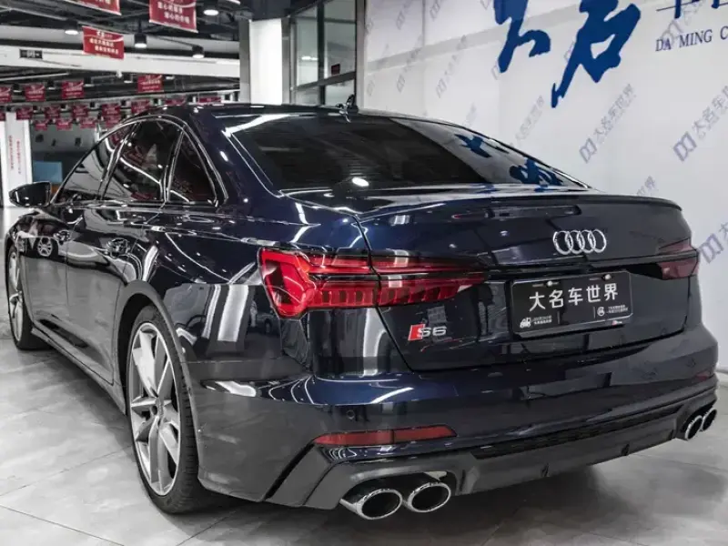 2021 Audi S6 с пробегом 61 000 км