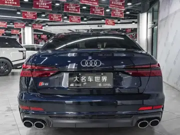 2021 Audi S6 с пробегом 61 000 км