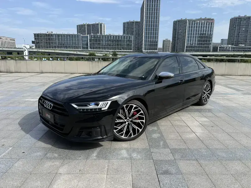 2021 Audi S8 с пробегом 43 000 км
