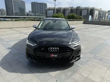 2021 Audi S8 с пробегом 43 000 км