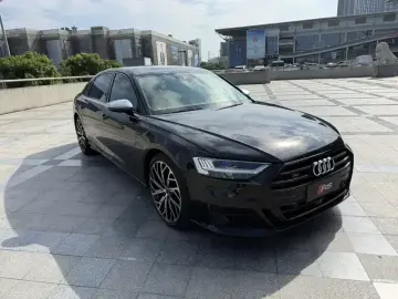 2021 Audi S8 с пробегом 43 000 км