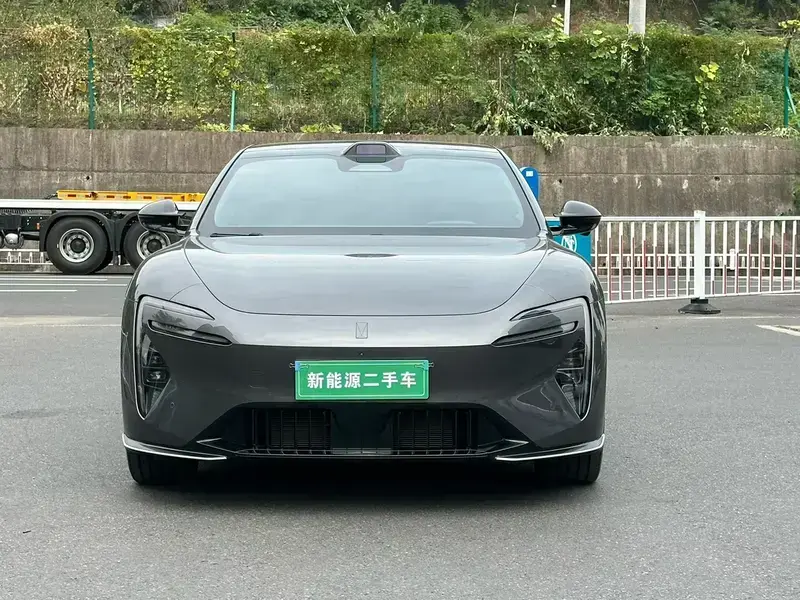 2025 Avatr 06 с пробегом 15 000 км