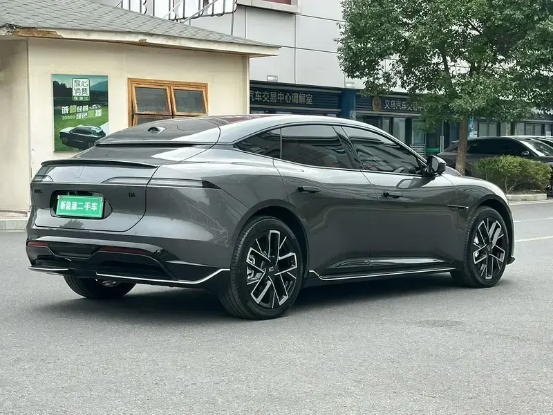 2025 Avatr 06 с пробегом 15 000 км