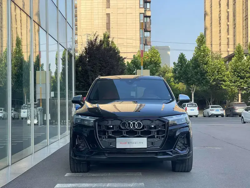2024 Audi SQ7 с пробегом 1 200 км