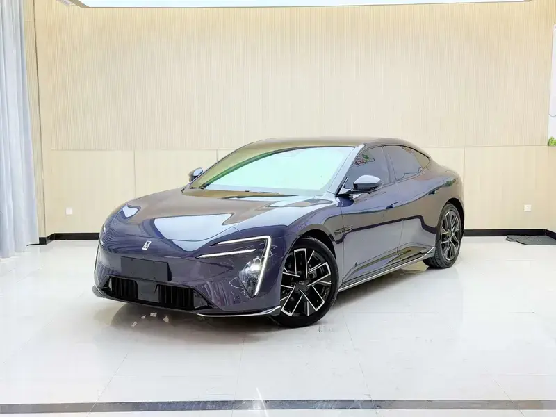 2025 Avatr 06 с пробегом 37 100 км