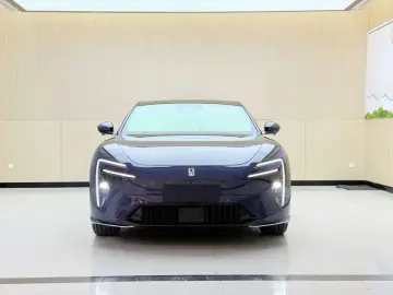 2025 Avatr 06 с пробегом 37 100 км