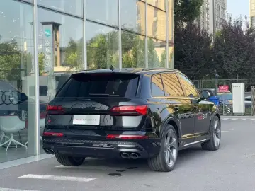 2024 Audi SQ7 с пробегом 1 200 км