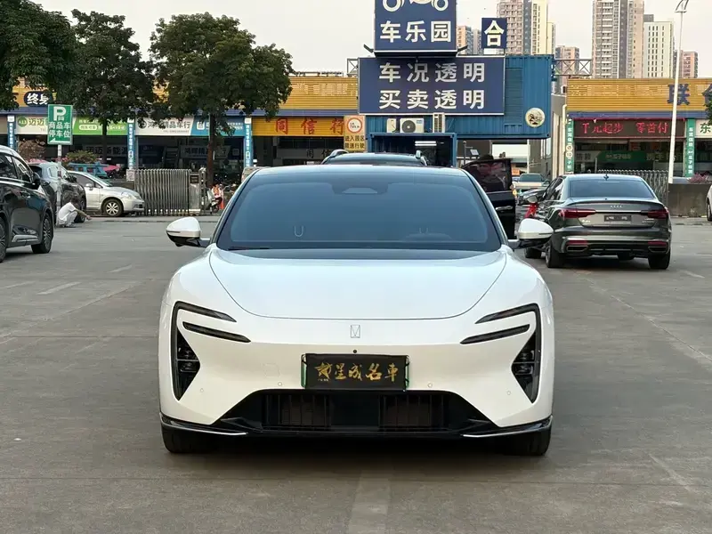 2025 Avatr 06 с пробегом 15 000 км