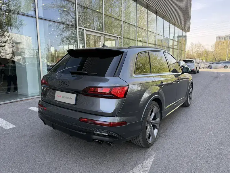 2024 Audi SQ7 с пробегом 29 000 км