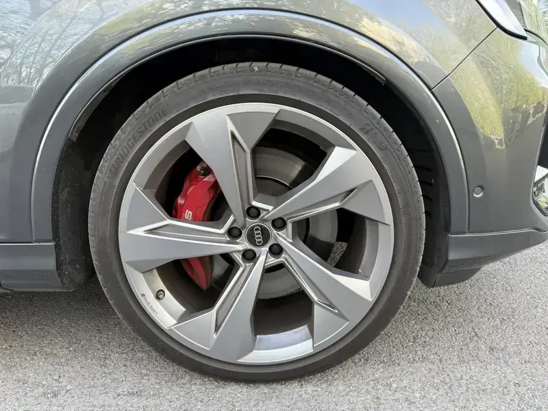 2024 Audi SQ7 с пробегом 29 000 км