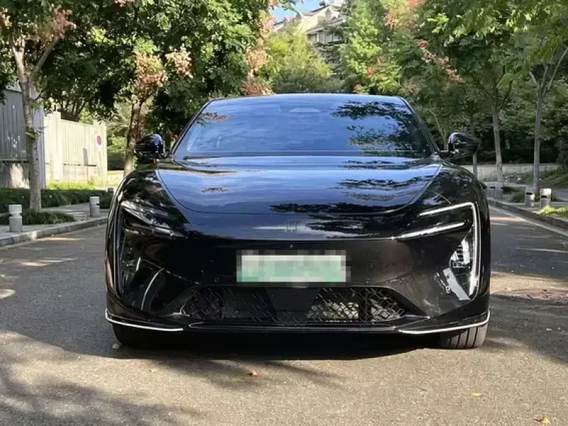 2025 Avatr 06 с пробегом 22 000 км