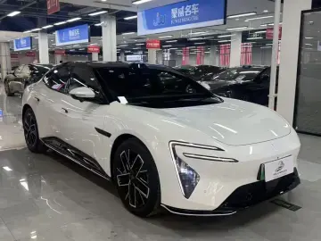 2025 Avatr 06 с пробегом 100 км