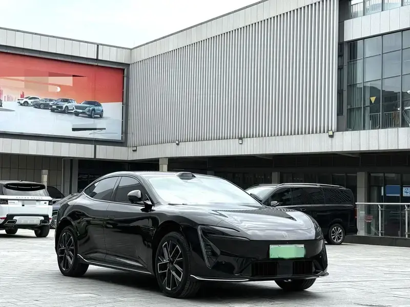 2025 Avatr 06 с пробегом 8 000 км