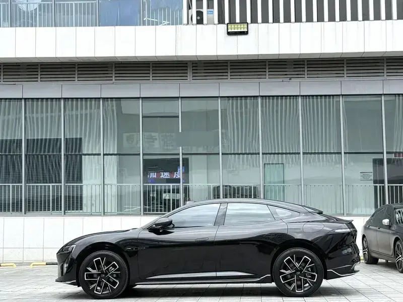 2025 Avatr 06 с пробегом 8 000 км