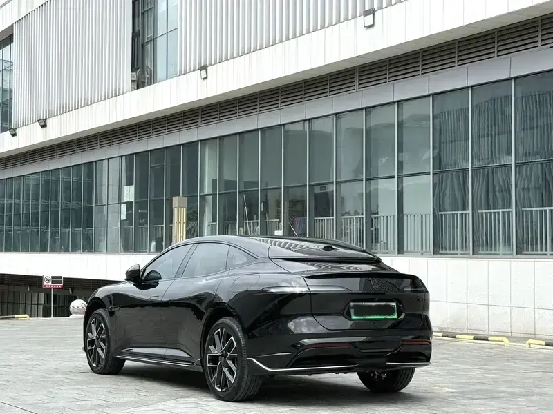 2025 Avatr 06 с пробегом 8 000 км