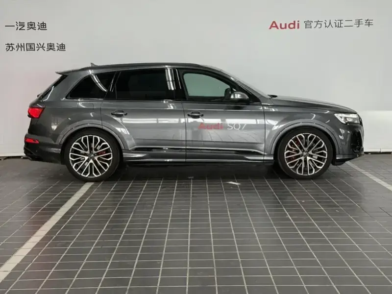 2024 Audi SQ7 с пробегом 5 000 км