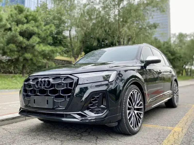 2024 Audi SQ7 с пробегом 19 000 км