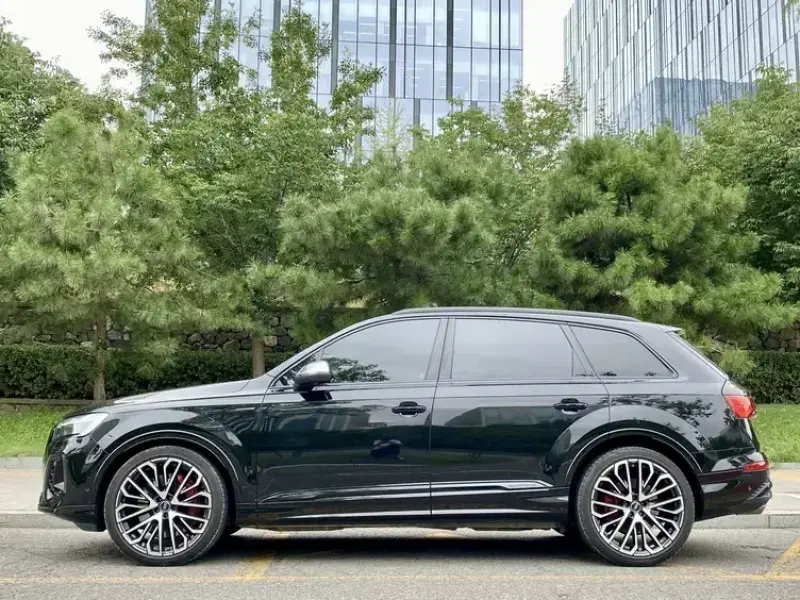 2024 Audi SQ7 с пробегом 19 000 км