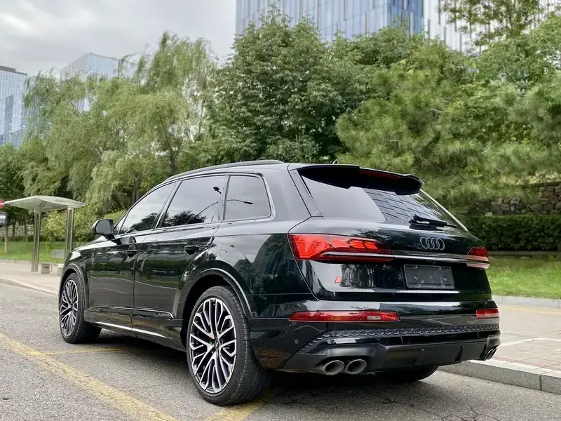2024 Audi SQ7 с пробегом 19 000 км