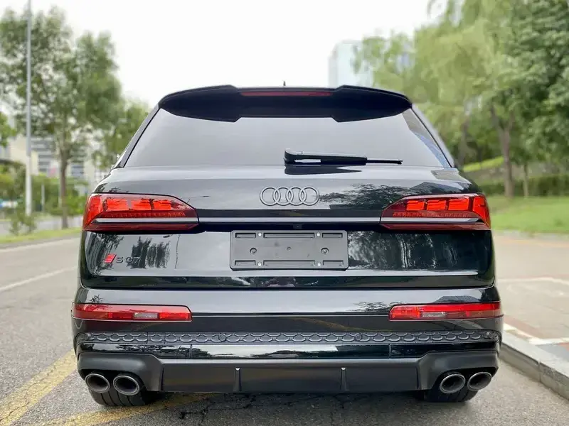 2024 Audi SQ7 с пробегом 19 000 км