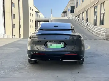 2025 Avatr 06 с пробегом 7 700 км