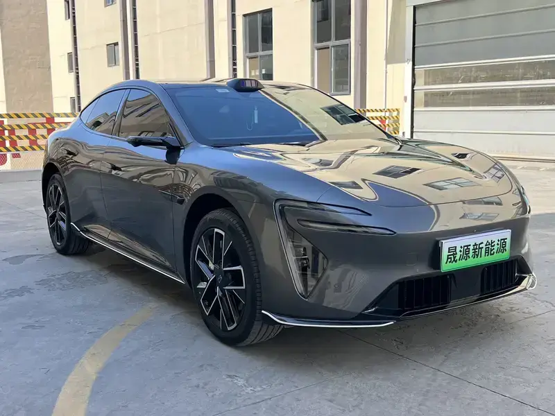2025 Avatr 06 с пробегом 7 700 км