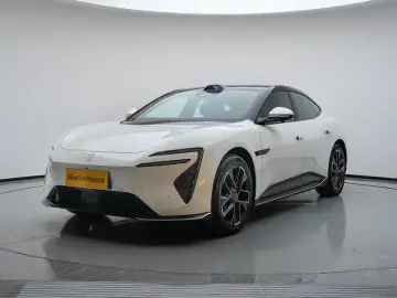 2025 Avatr 06 с пробегом 7 800 км
