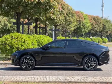 2025 Avatr 06 с пробегом 50 000 км