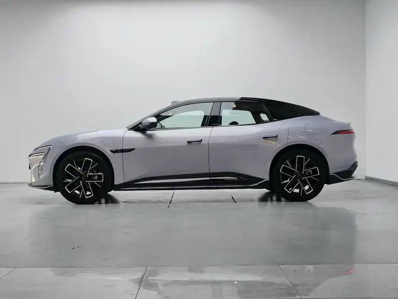 2025 Avatr 06 с пробегом 4 300 км