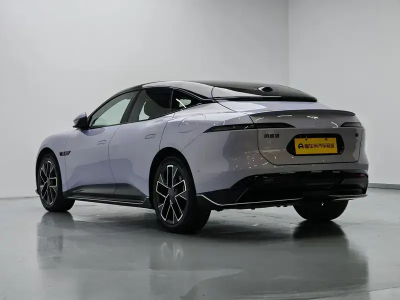 2025 Avatr 06 с пробегом 4 300 км