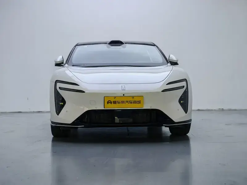 2025 Avatr 06 с пробегом 7 600 км