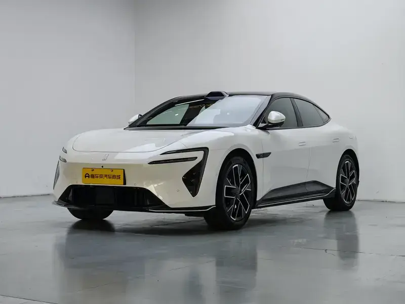 2025 Avatr 06 с пробегом 7 600 км